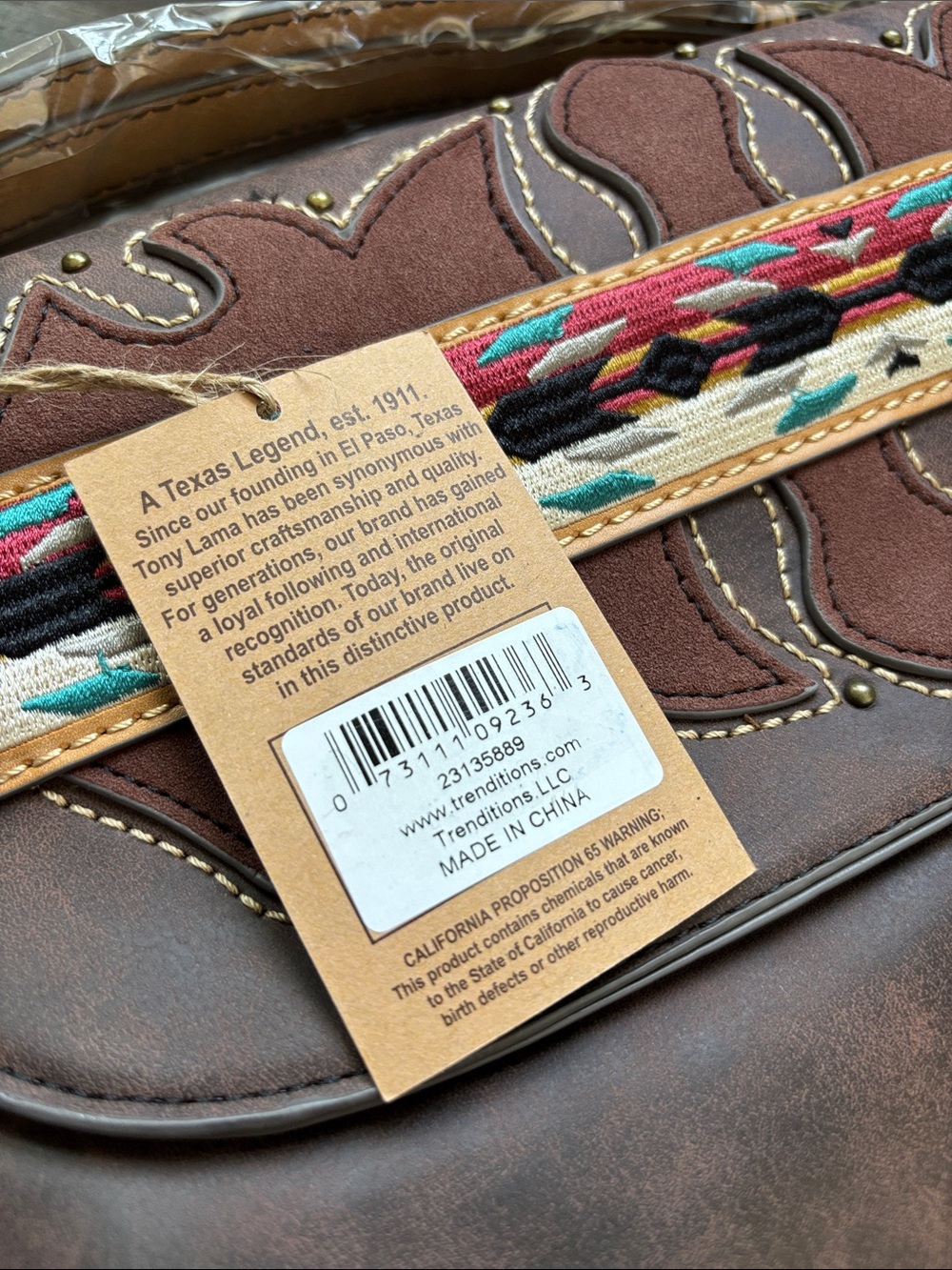 Tony Lama Embroidered Aztec,snap close,zip interior,4 card slot,zip back - Picture 14 of 14